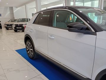 VOLKSWAGEN - T-Roc 1.5 TSI ACT Advanced BlueMotion Technology (10 di 30)