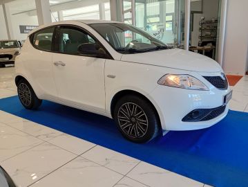LANCIA - Ypsilon 1.2 69 CV 5 porte Gold (7 di 27)