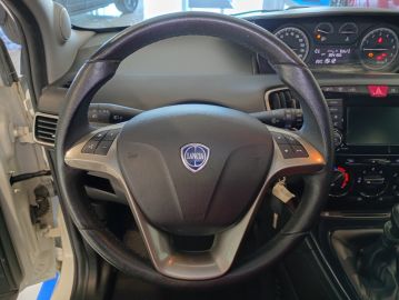 LANCIA - Ypsilon 1.2 69 CV 5 porte Gold (11 di 27)