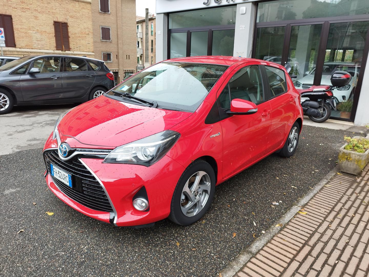 TOYOTA Yaris