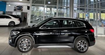 BMW - sDrive 18i xLine (4 di 10)