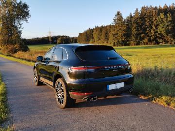 PORSCHE - Macan (4 di 9)