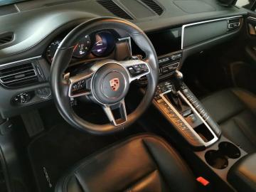 PORSCHE - Macan (7 di 9)