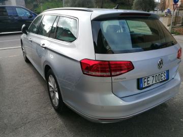 VOLKSWAGEN - PASSAT 1.6 TDI COMFORTLINE BLUEM.TECH. (2 di 9)
