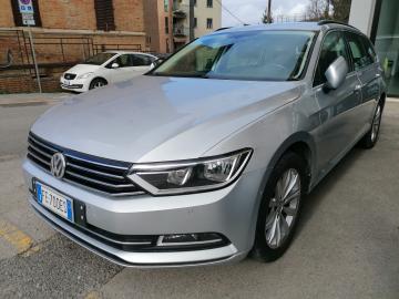 VOLKSWAGEN - PASSAT 1.6 TDI COMFORTLINE BLUEM.TECH. (1 di 9)