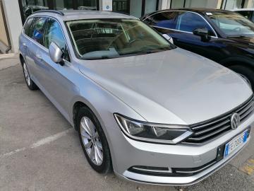 VOLKSWAGEN - PASSAT 1.6 TDI COMFORTLINE BLUEM.TECH. (4 di 9)