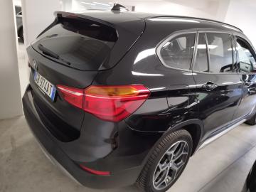 BMW - sDrive 18i xLine (3 di 10)