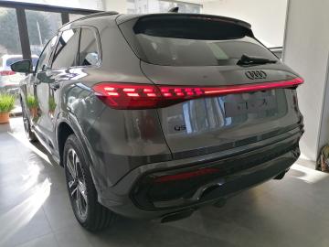 AUDI - Q5 2.0 TFSI quattro S tronic Sport (3 di 10)