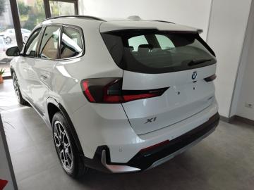 BMW - sDrive 18i xLine (3 di 10)