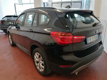 BMW - xDrive 18d (3 di 6)