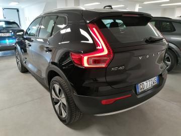 VOLVO - XC40 T3 Momentum (3 di 5)