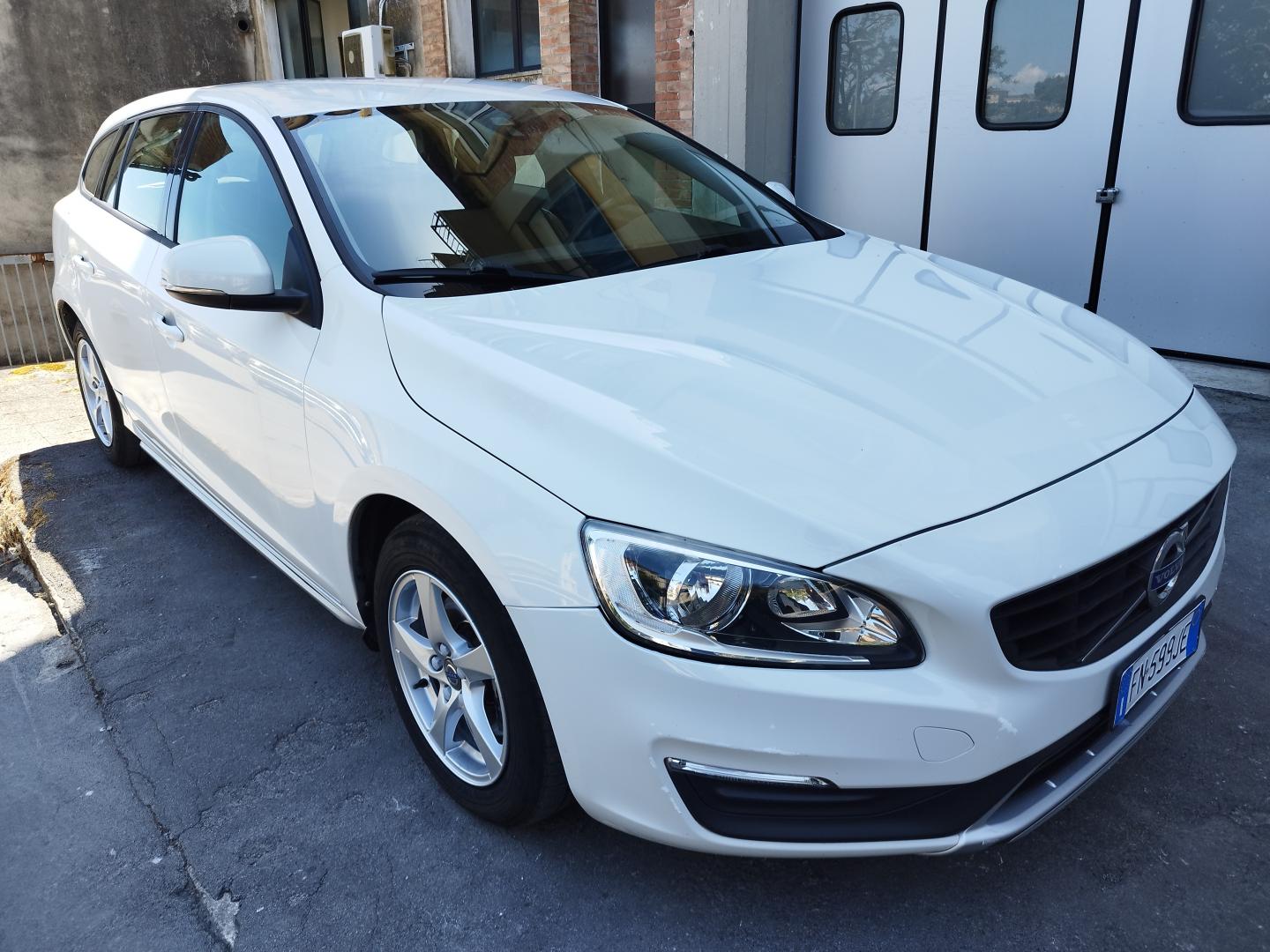 VOLVO V60 D2 1.6 Momentum