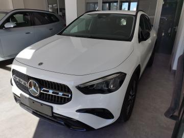 MERCEDES - GLA 180 Sport (3 di 10)