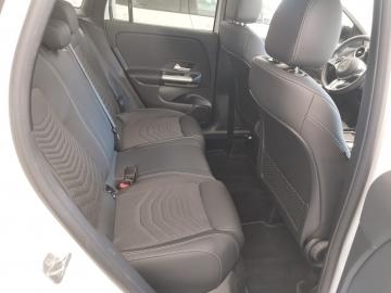 MERCEDES - GLA 180 Sport (7 di 10)