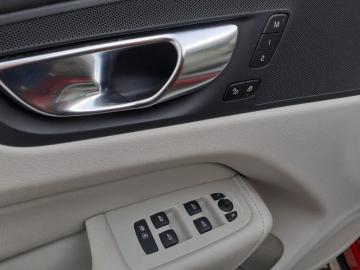 VOLVO - XC60 B5 (d) AWD Geartronic Inscription (16 di 29)