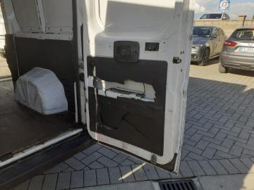 PEUGEOT - Boxer 335 2.2 BlueHDi 140 S&S PM-TM Furgone (10 di 19)