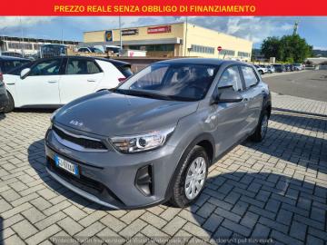 KIA - Stonic 1.2 DPI Urban (1 di 17)