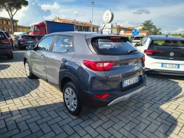 KIA - Stonic 1.2 DPI Urban (3 di 17)