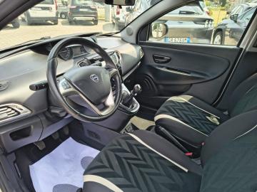 LANCIA - Ypsilon 1.2 69 CV 5p. Gold (8 di 19)