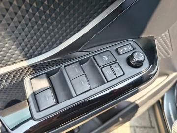 TOYOTA - C-HR 2.0 Hybrid E-CVT Morebusiness (22 di 25)