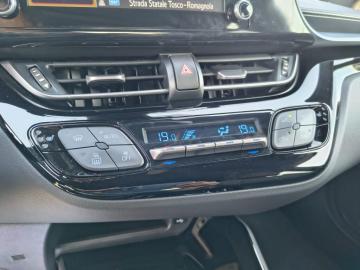 TOYOTA - C-HR 2.0 Hybrid E-CVT Morebusiness (13 di 23)