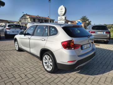 BMW - X1 xDrive18d (5 di 17)