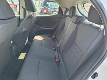 TOYOTA - Yaris 1.5 Hybrid 5 porte Business (14 di 20)