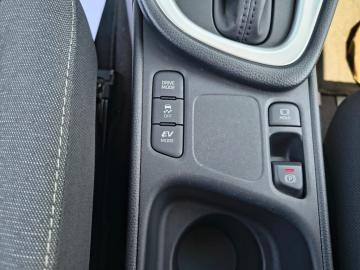 TOYOTA - Yaris 1.5 Hybrid 5 porte Business (15 di 20)