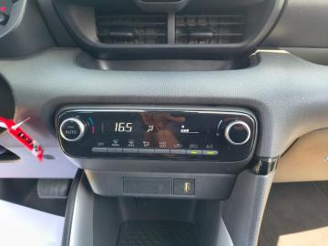 TOYOTA - Yaris 1.5 Hybrid 5 porte Business (18 di 20)