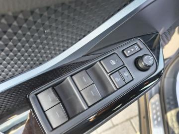 TOYOTA - C-HR 2.0 Hybrid E-CVT Morebusiness (16 di 23)