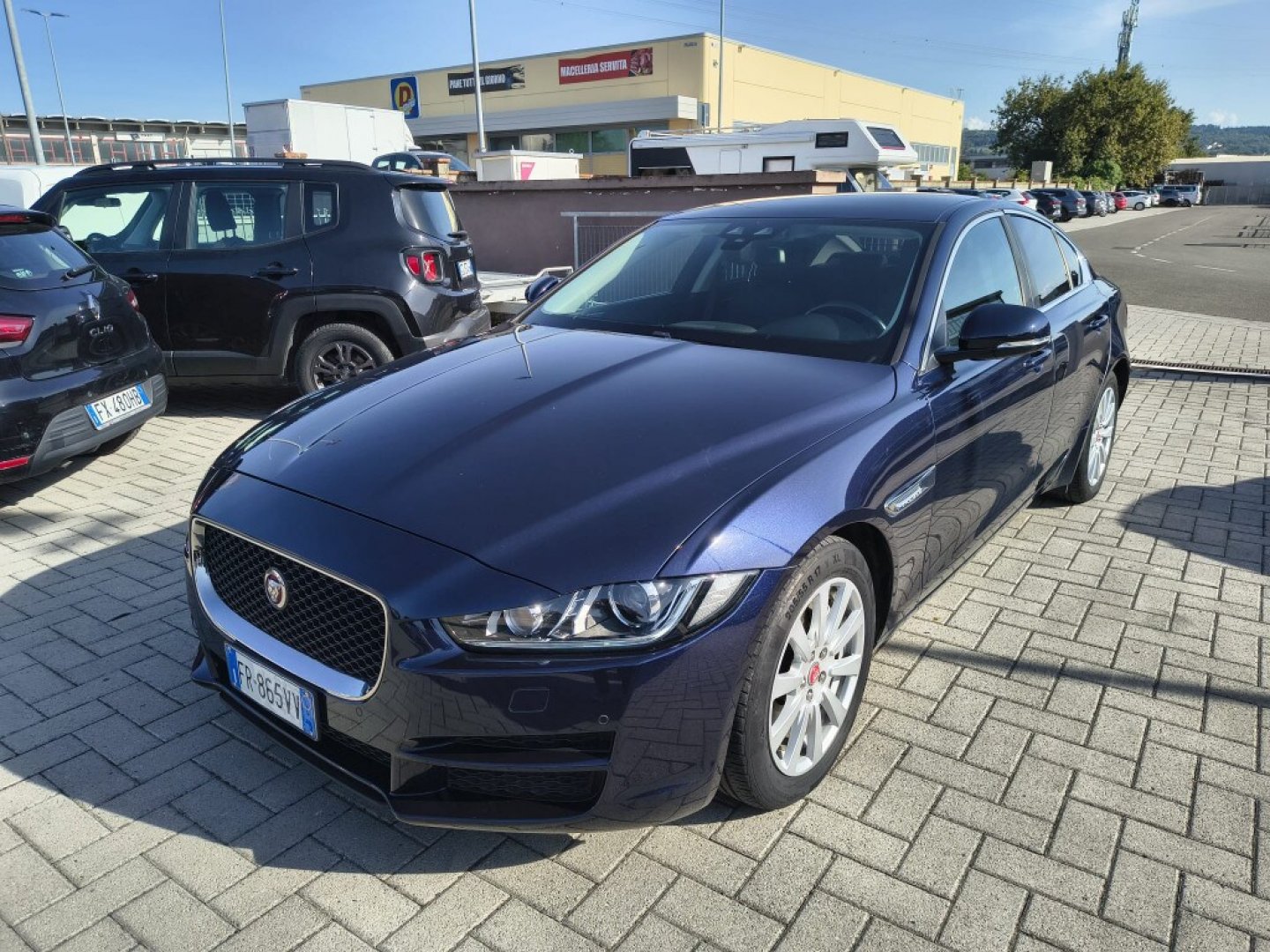 JAGUAR XE