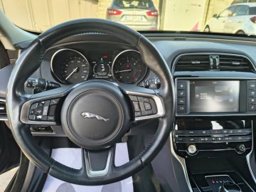 JAGUAR - XE 2.0 D 180 CV aut. Prestige (18 di 20)