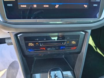 VOLKSWAGEN - Tiguan 2.0 TDI 150 CV SCR DSG Life (13 di 24)
