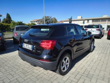 AUDI - Q2 35 TDI quattro S tronic Business (4 di 21)