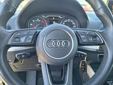 AUDI - Q2 35 TDI quattro S tronic Business (11 di 21)