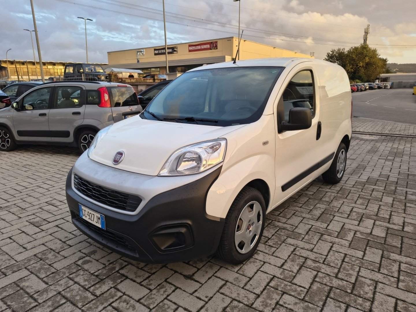 FIAT - Fiorino 1.3 MJT 95CV Cargo SX FIAT - Fiorino 1.3 MJT 95CV Cargo SX