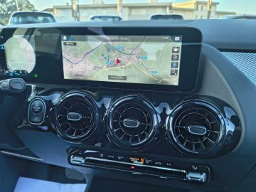 MERCEDES - GLA 200 d Automatic Business (23 di 26)