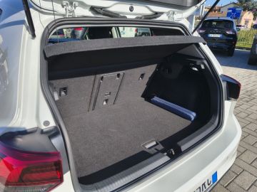 VOLKSWAGEN - Golf 1.0 eTSI EVO DSG Life (7 di 21)