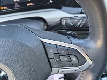 VOLKSWAGEN - Golf 1.0 eTSI EVO DSG Life (18 di 21)