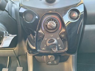 CITROEN - C1 VTi 72 5p. Feel (10 di 15)