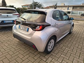 TOYOTA - Yaris 1.5 Hybrid 5 porte Business (4 di 17)
