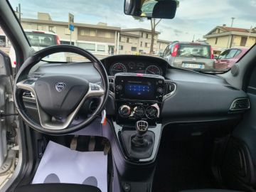 LANCIA - Ypsilon 1.0 FireFly 5 porte S&S Hybrid Ecochic Gold (15 di 16)