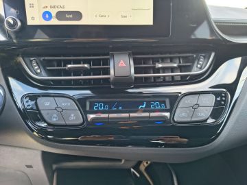 TOYOTA - C-HR 2.0 Hybrid E-CVT Morebusiness (14 di 20)