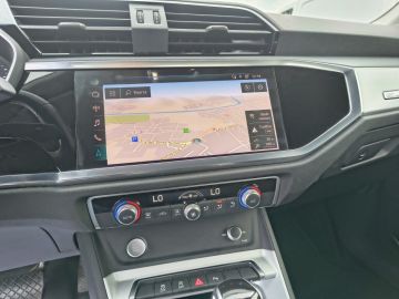 AUDI - Q3 35 TDI S tronic Business (13 di 19)