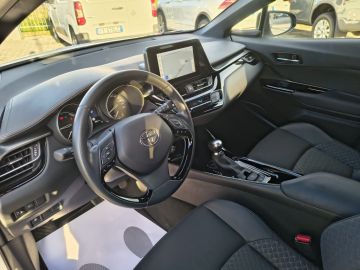 TOYOTA - C-HR 2.0 Hybrid E-CVT Morebusiness (7 di 20)