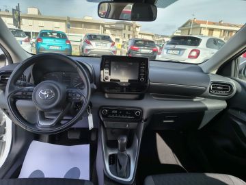 TOYOTA - Yaris 1.5 Hybrid 5 porte Business (15 di 21)