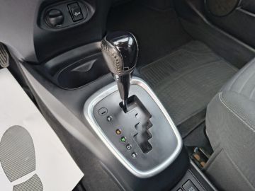 TOYOTA - Yaris 1.5 Hybrid 5 porte Business (9 di 17)