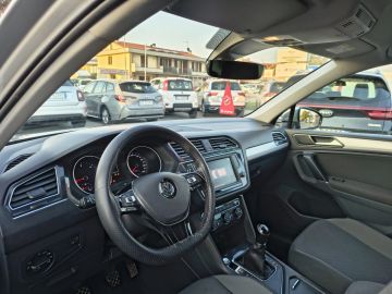 VOLKSWAGEN - Tiguan 2.0 TDI Business BMT (12 di 17)
