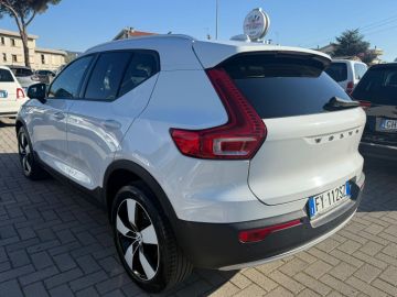 VOLVO - XC40 D3 AWD Geartronic Momentum (5 di 15)