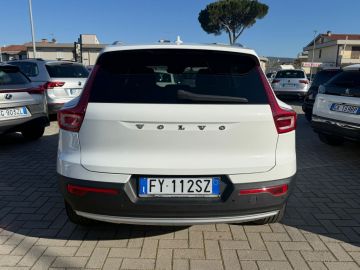 VOLVO - XC40 D3 AWD Geartronic Momentum (8 di 15)